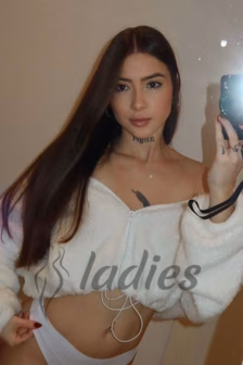 Costanika-brunette-cob-owo-poppers (13)