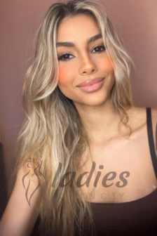 Ezora-blonde-party-gfe-cif (2)