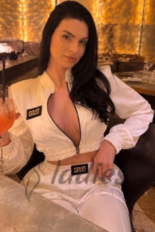 Nilou-brunette-cim-owo-toys (8)