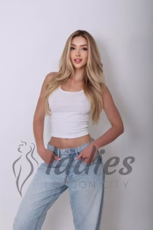 Aldona-blonde-gfe-mmf-fk (3)