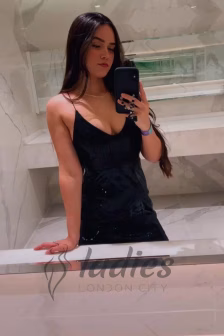 Banila-brunette-party-gfe-dt (12)