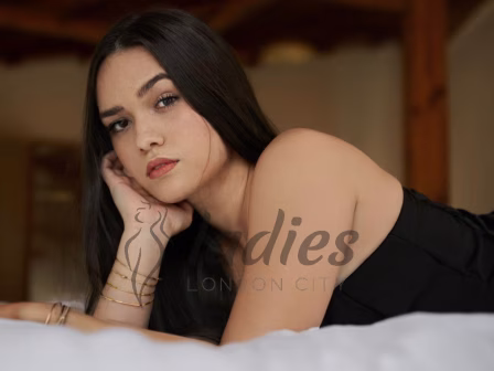 Banila-brunette-party-gfe-dt (3)