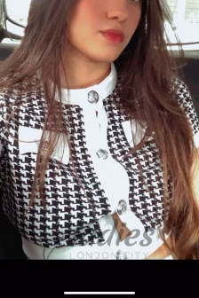 Banila-brunette-party-gfe-dt (6)