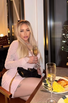 Cozy-blonde-gfe-cob-party (8)