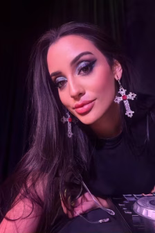 Donyale-brunette-party-owo-poppers (2)