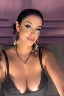 Donyale-brunette-party-owo-poppers (7)