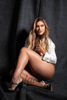 Eloa-brazilian-muscular-big-ass2 7