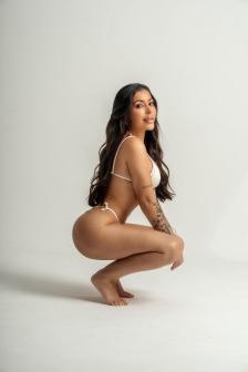 Javiera-brunette-owo-gfe-massage (10)