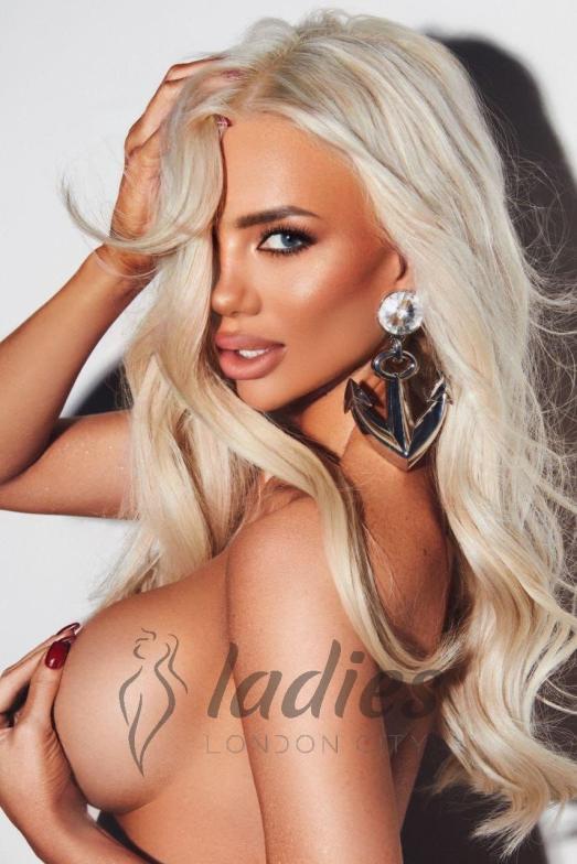 Karla-blonde-toys-cfe-fk (10)