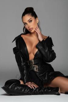 Leica-brunette-gfe-owo-dt (6)