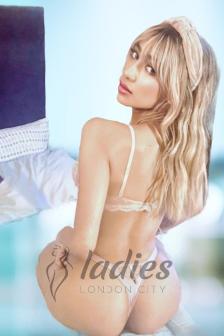 Lumi-blonde-owo-pse-poppers (1)