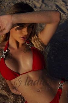 Makadi-blonde-toys-party-owo (1)