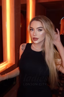 Makadi-blonde-toys-party-owo (11)