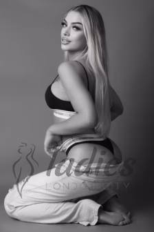 Makadi-blonde-toys-party-owo (8)