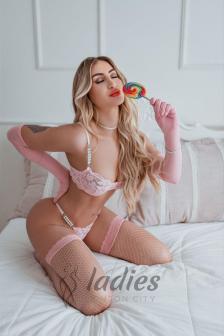 Manami-blonde-owo-cob-toys (3)