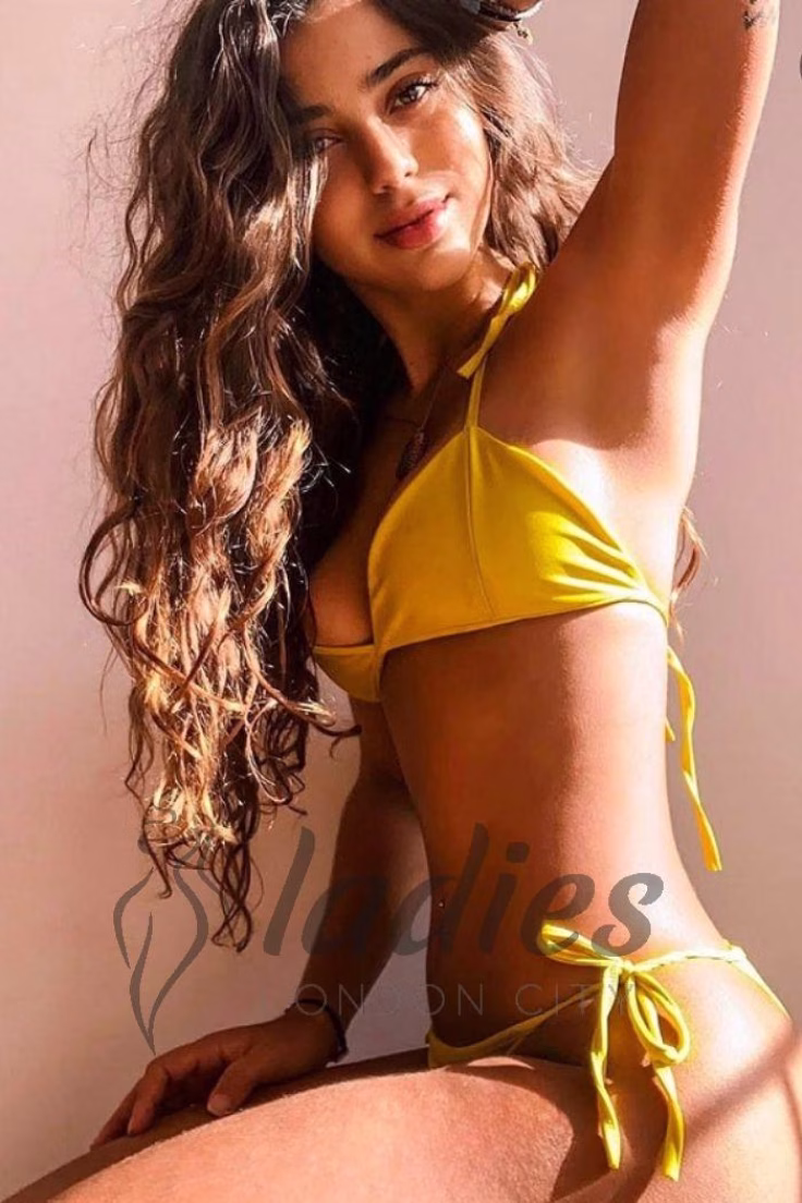 Olimpia-brunette-owc-cob-69 (33)