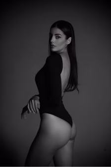 Palerma-brunette-toys-party-owo (4)