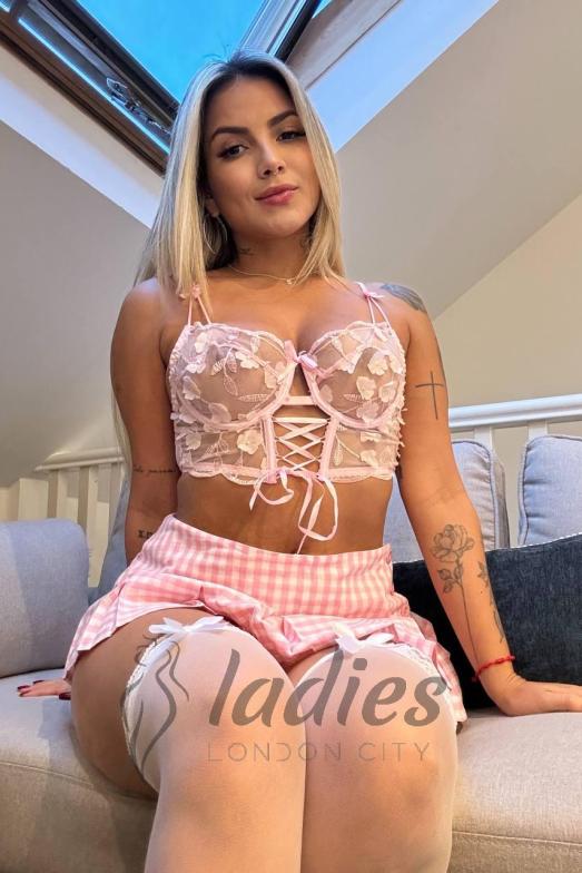 Safa-blonde-cif-gfe-owo (4)