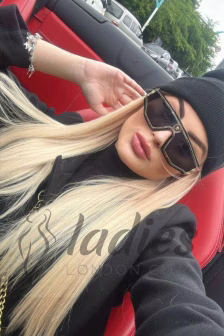 Spargy-blonde-party-gfe-owo (4)