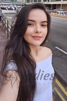 Weegee-brown-gfe-dt-cob (1)