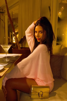 brunet ,brazilian owo escort 02