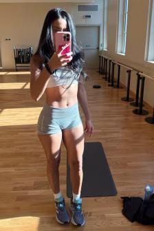 brunet ,brazilian owo escort 09