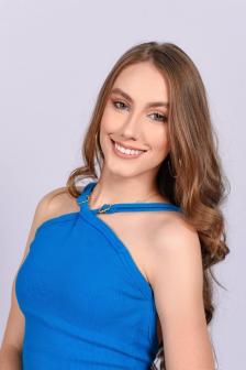 curvy-brunette-russian-escort (4)