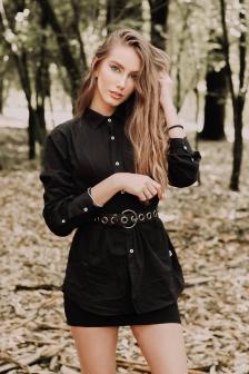 curvy-brunette-russian-escort (5)