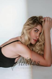 darkblond-cim-group3 1